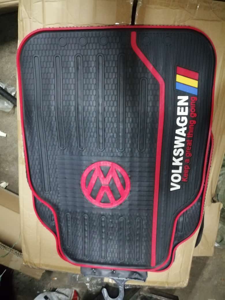 VOLKSWAGEN BRANDED CAR MATS 5PC (5-SEATER)